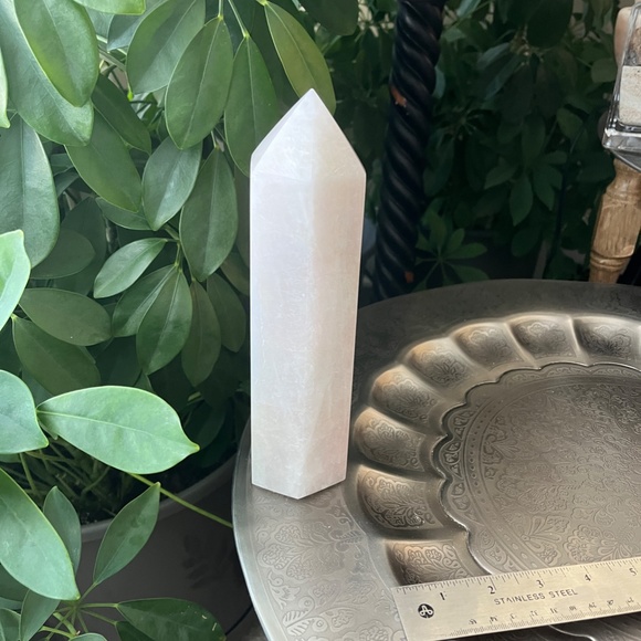 Rose Quartz Obelisk Tower - Picture 5 of 10
